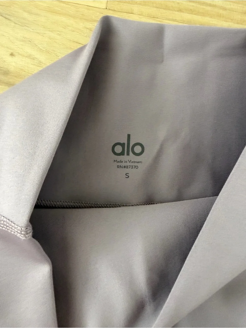 ALO Yoga Lavender Lavish Bra & Leggings Set, size Small. New with tags!